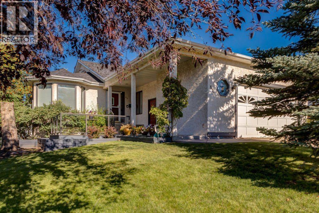 Single Family House Bungalow for Sale in  Hawkdale Circle NW Hawkwood Calgary 