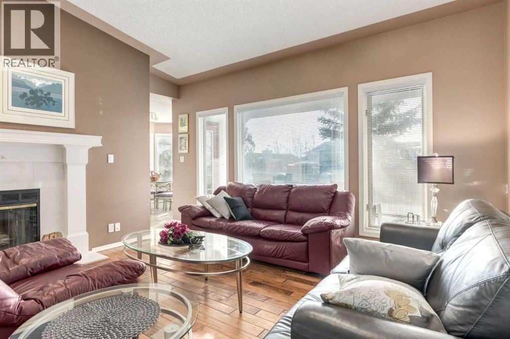 Single Family House Bungalow for Sale in  Hawkdale Circle NW Hawkwood Calgary 