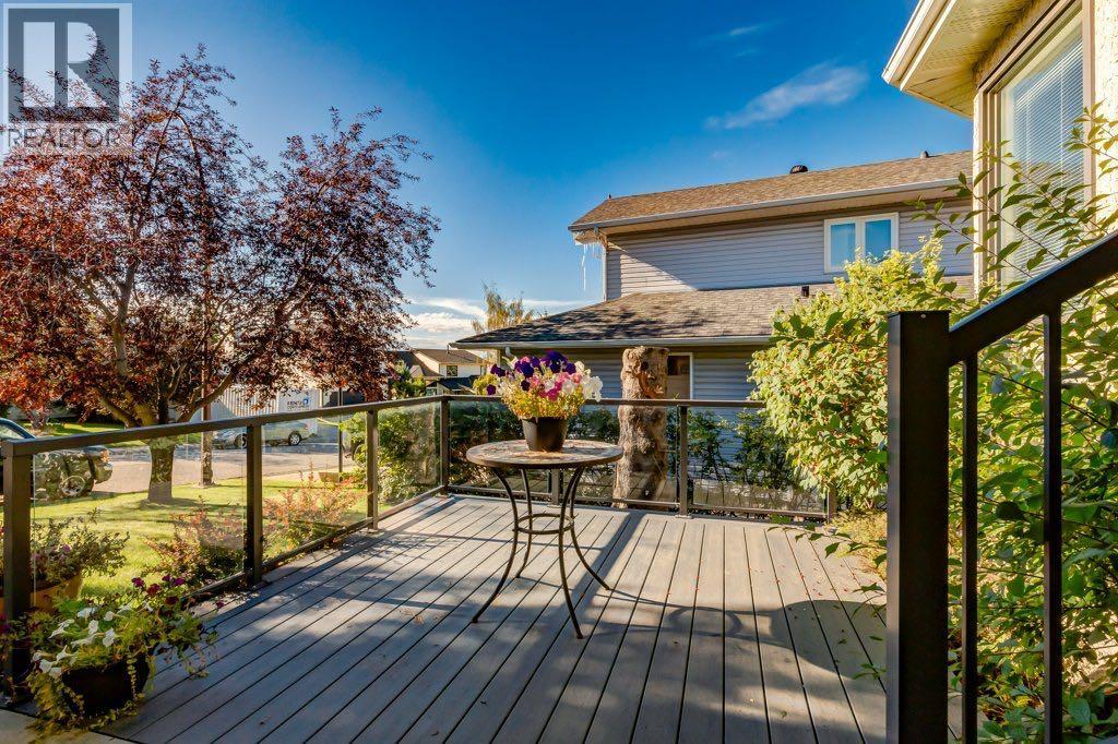 Single Family House Bungalow for Sale in  Hawkdale Circle NW Hawkwood Calgary 