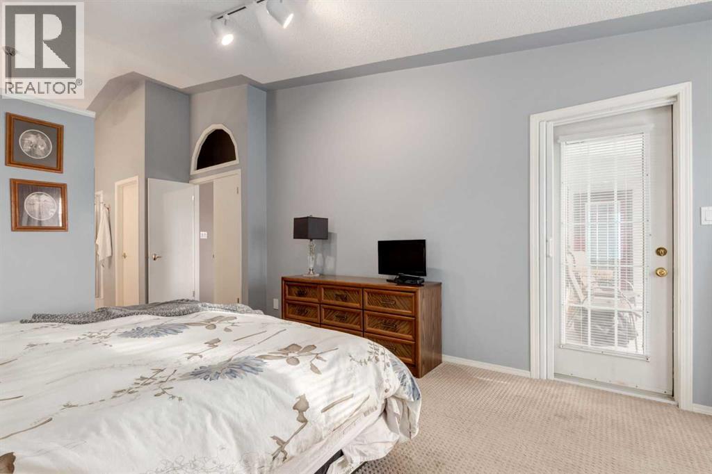 Single Family House Bungalow for Sale in  Hawkdale Circle NW Hawkwood Calgary 