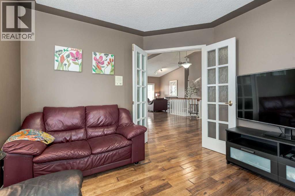 Single Family House Bungalow for Sale in  Hawkdale Circle NW Hawkwood Calgary 