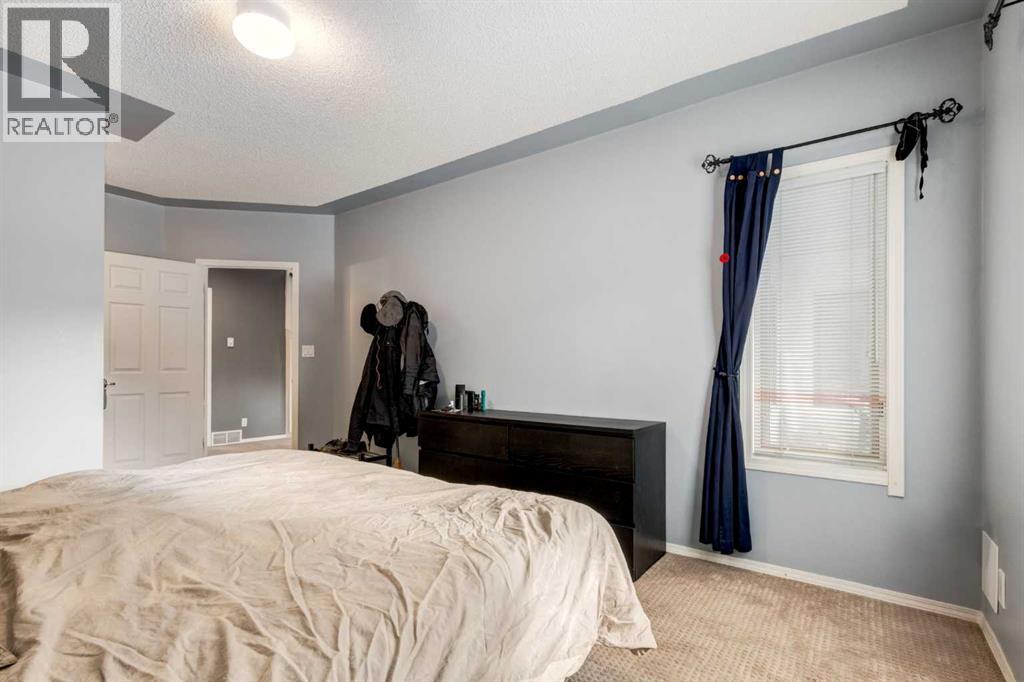 Single Family House Bungalow for Sale in  Hawkdale Circle NW Hawkwood Calgary 