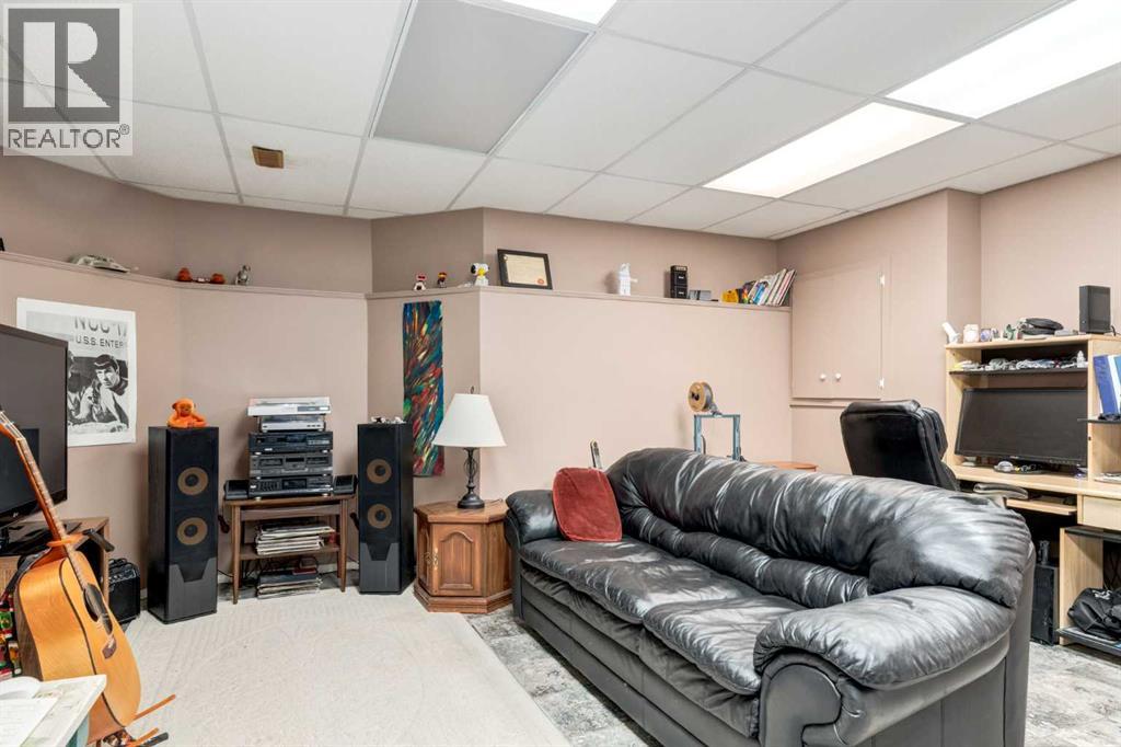 Single Family House Bungalow for Sale in  Hawkdale Circle NW Hawkwood Calgary 