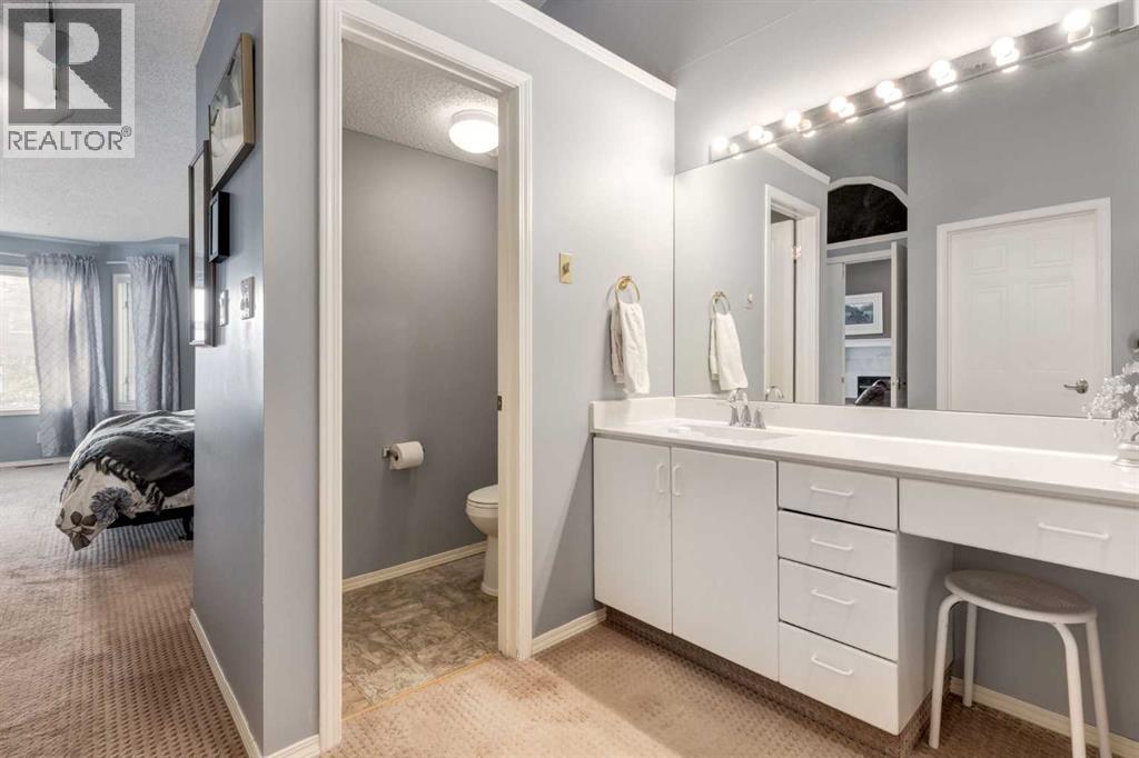 Single Family House Bungalow for Sale in  Hawkdale Circle NW Hawkwood Calgary 
