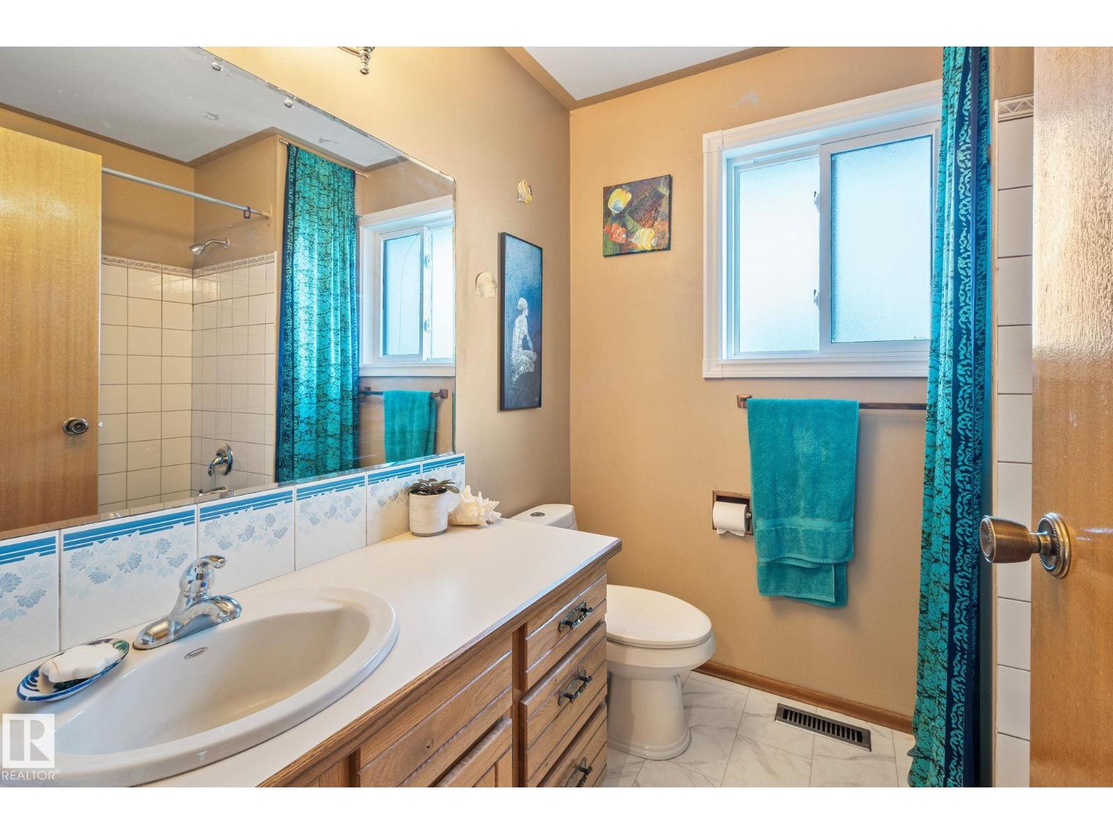 Photo 37 of 1865 104 A St Nw, Edmonton AB
