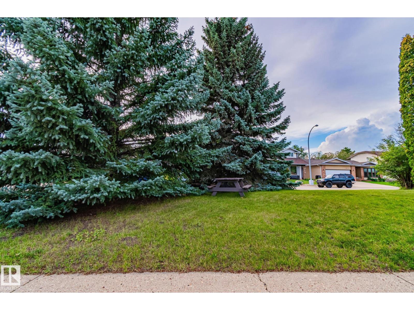 Photo 47 of 1865 104 A St Nw, Edmonton AB