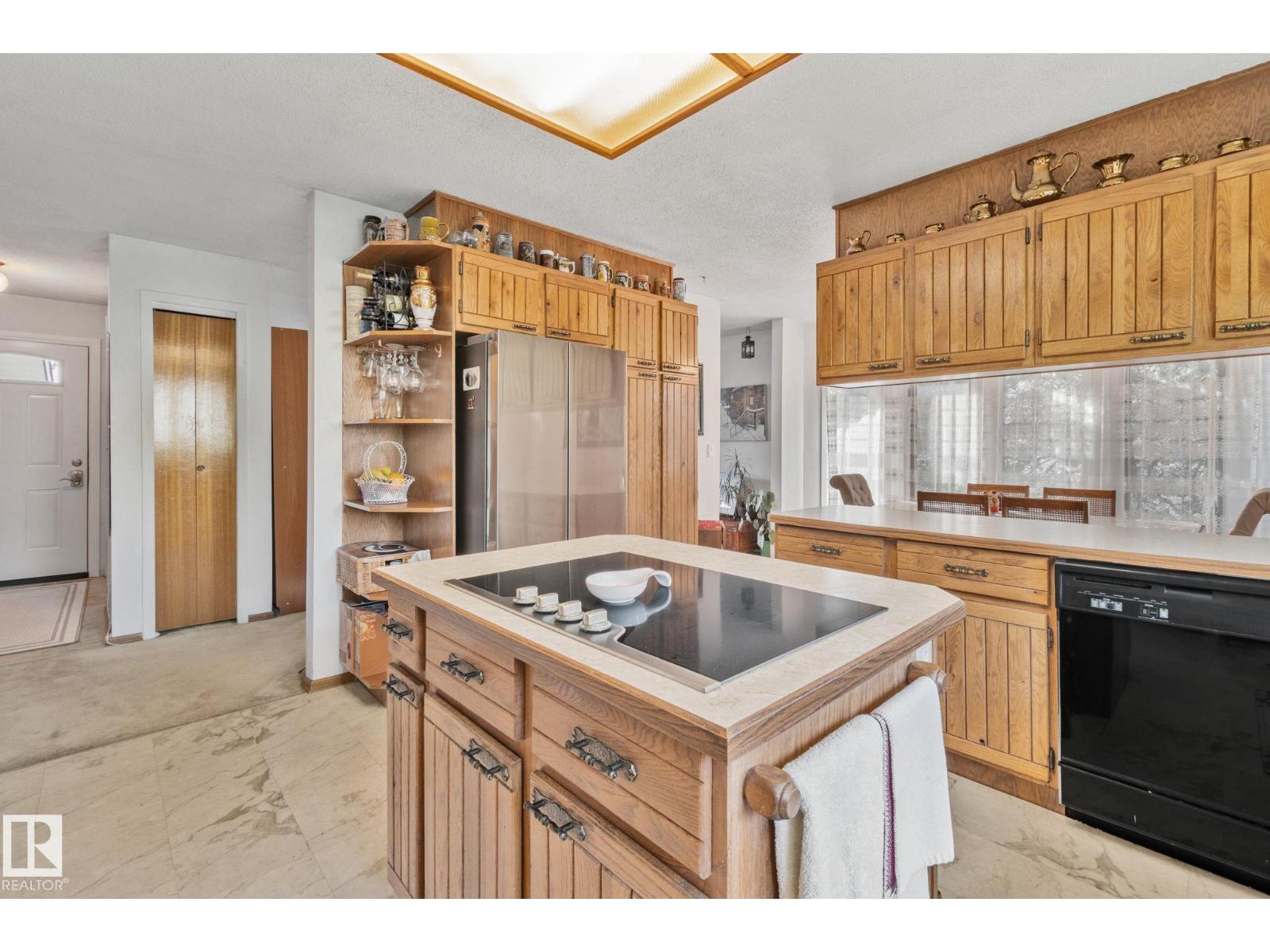 Photo 2 of 1865 104 A St Nw, Edmonton AB