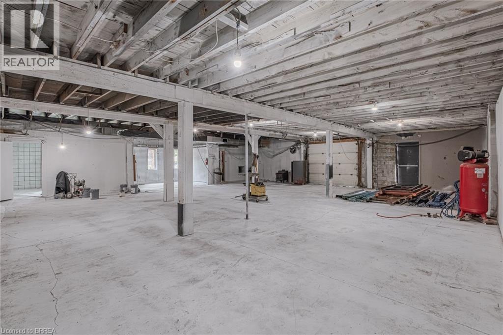 Photo 22 of 17 John Street, Brantford ON
