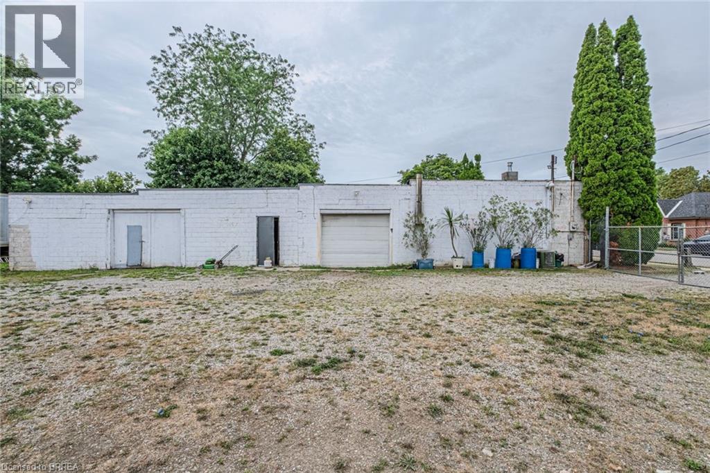 Photo 21 of 17 John Street, Brantford ON