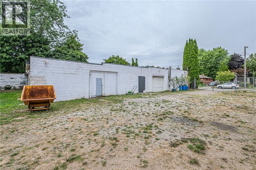 Photo 7 of 17 John Street, Brantford ON