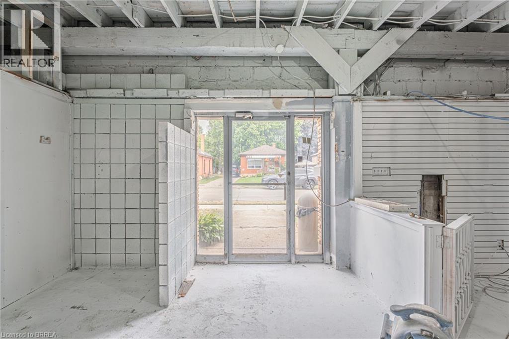 Photo 14 of 17 John Street, Brantford ON