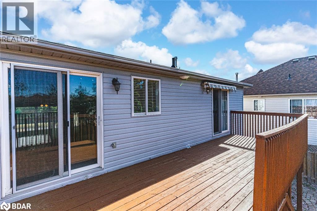 Photo 10 of 261 Mapleton Avenue, Barrie ON