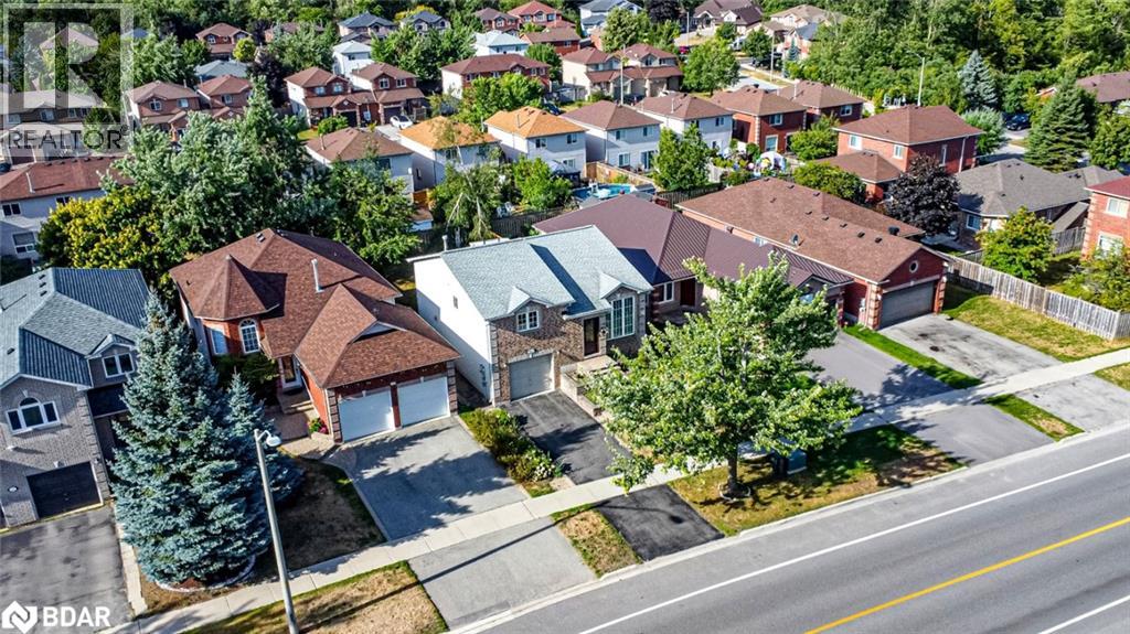 Photo 13 of 261 Mapleton Avenue, Barrie ON