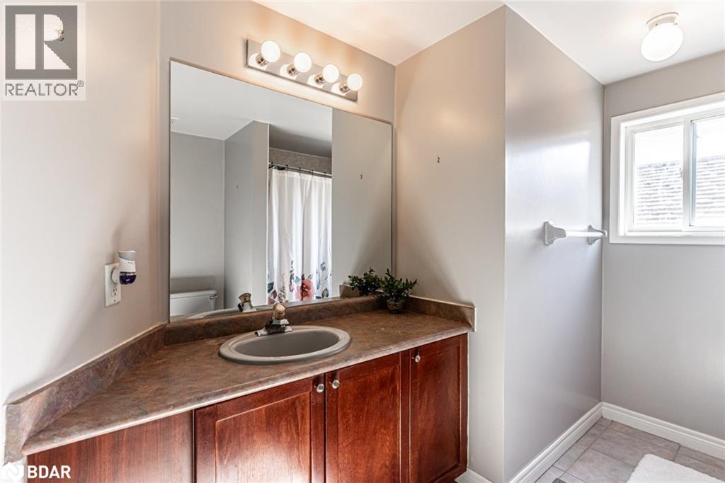 Photo 6 of 261 Mapleton Avenue, Barrie ON