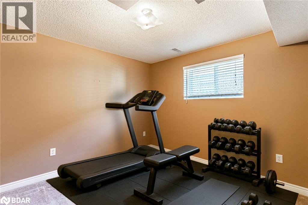 Photo 8 of 261 Mapleton Avenue, Barrie ON