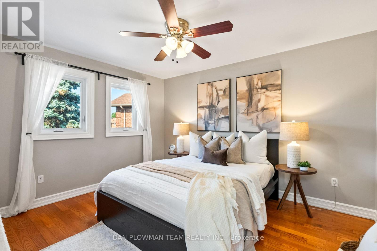 Photo 23 of 18 Headlands Crescent, Whitby ON