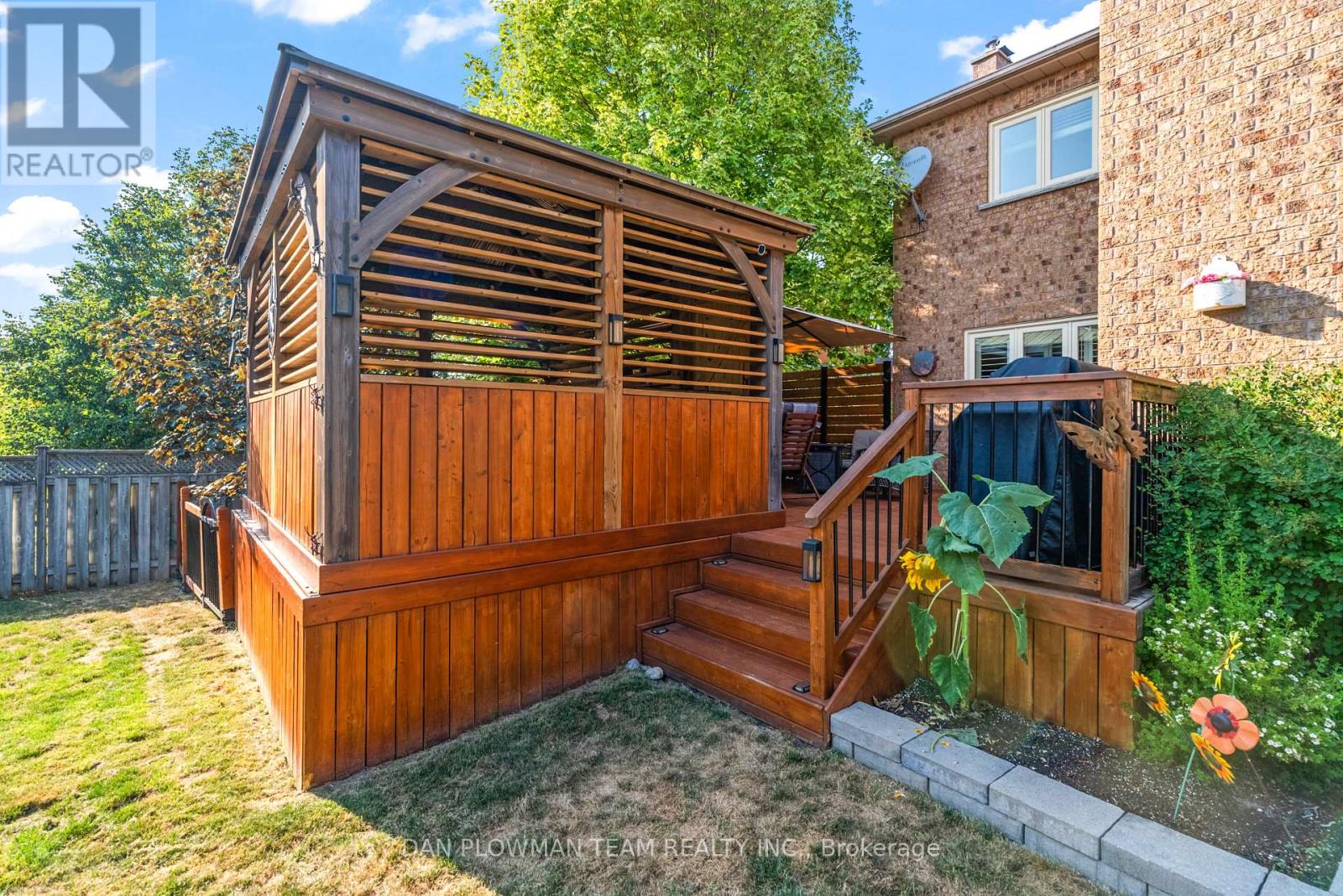 Photo 40 of 18 Headlands Crescent, Whitby ON