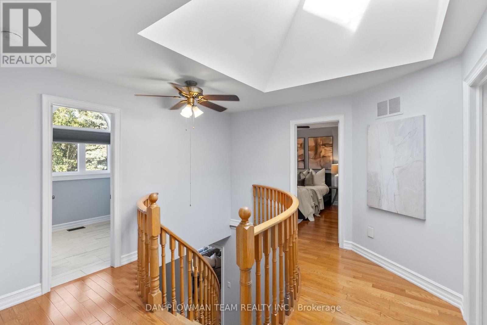 Photo 46 of 18 Headlands Crescent, Whitby ON
