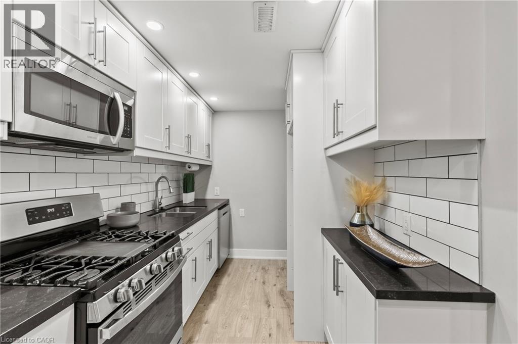 Photo 12 of 20 Leduc Street, Hamilton ON