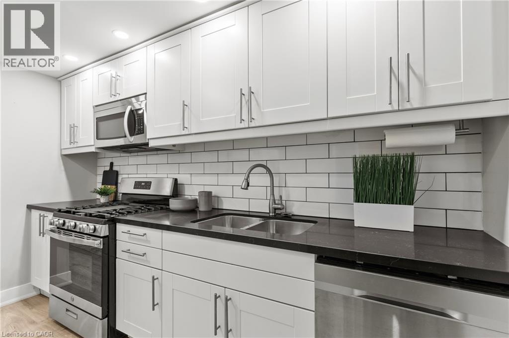 Photo 24 of 20 Leduc Street, Hamilton ON