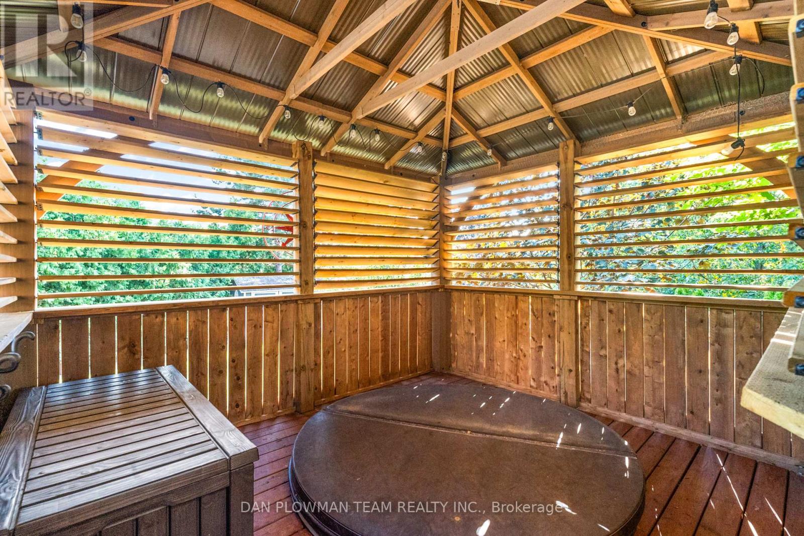 Photo 29 of 18 Headlands Crescent, Whitby ON