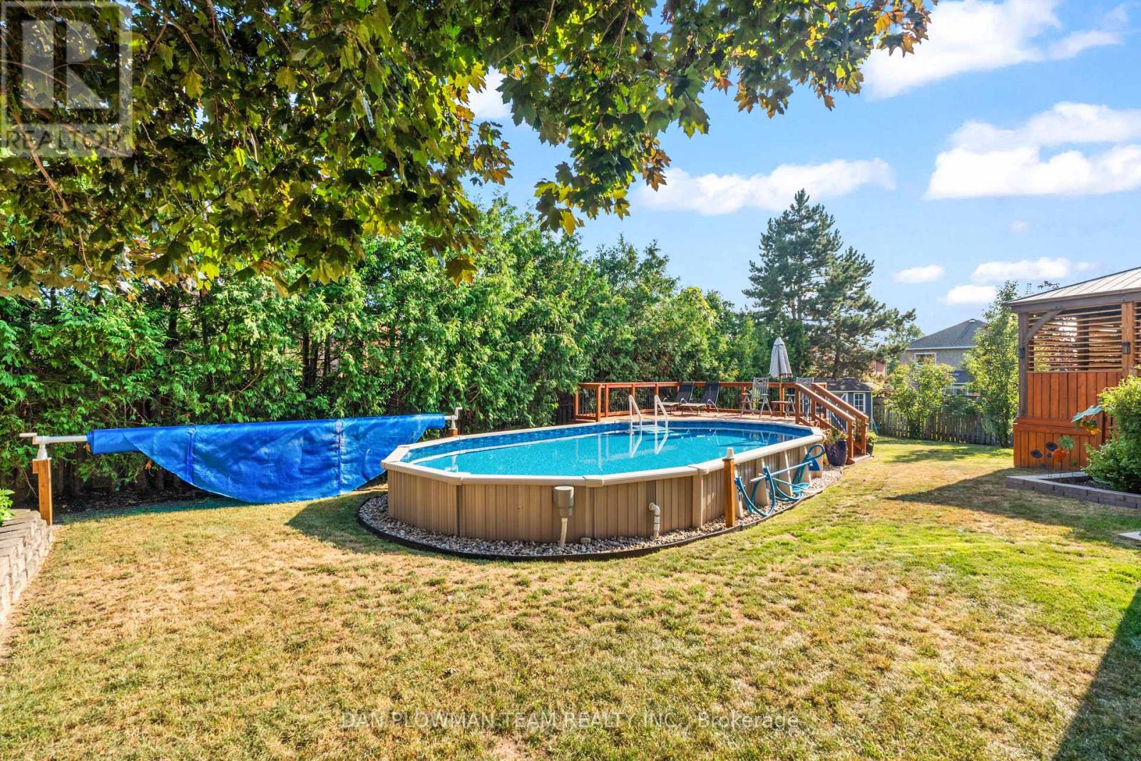 Photo 44 of 18 Headlands Crescent, Whitby ON
