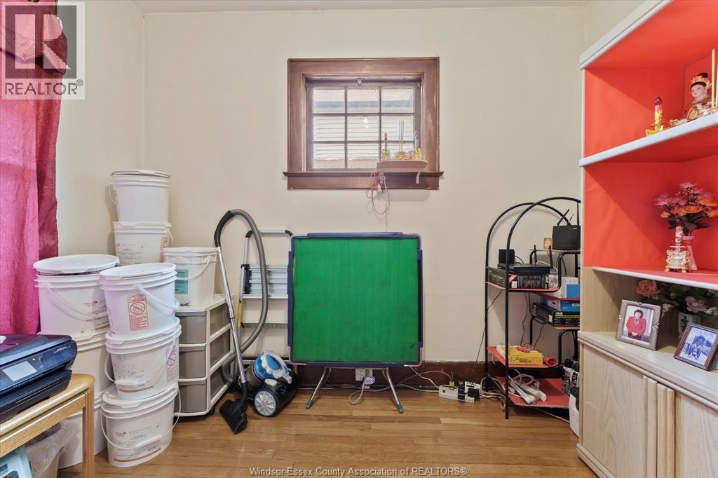 Photo 3 of 622 Janette Avenue, Windsor ON