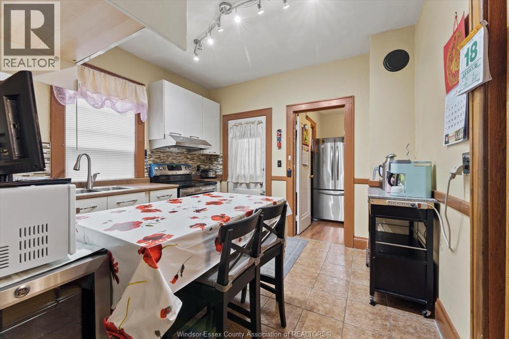 Photo 11 of 622 Janette Avenue, Windsor ON