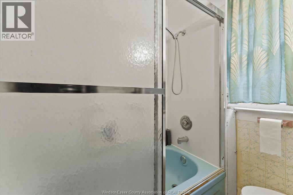 Photo 26 of 622 Janette Avenue, Windsor ON