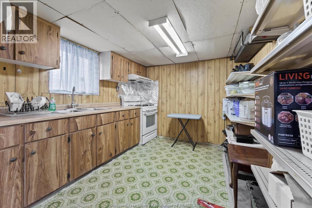 Photo 6 of 622 Janette Avenue, Windsor ON