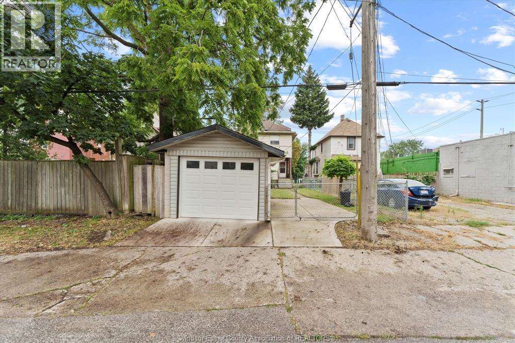 Photo 22 of 622 Janette Avenue, Windsor ON