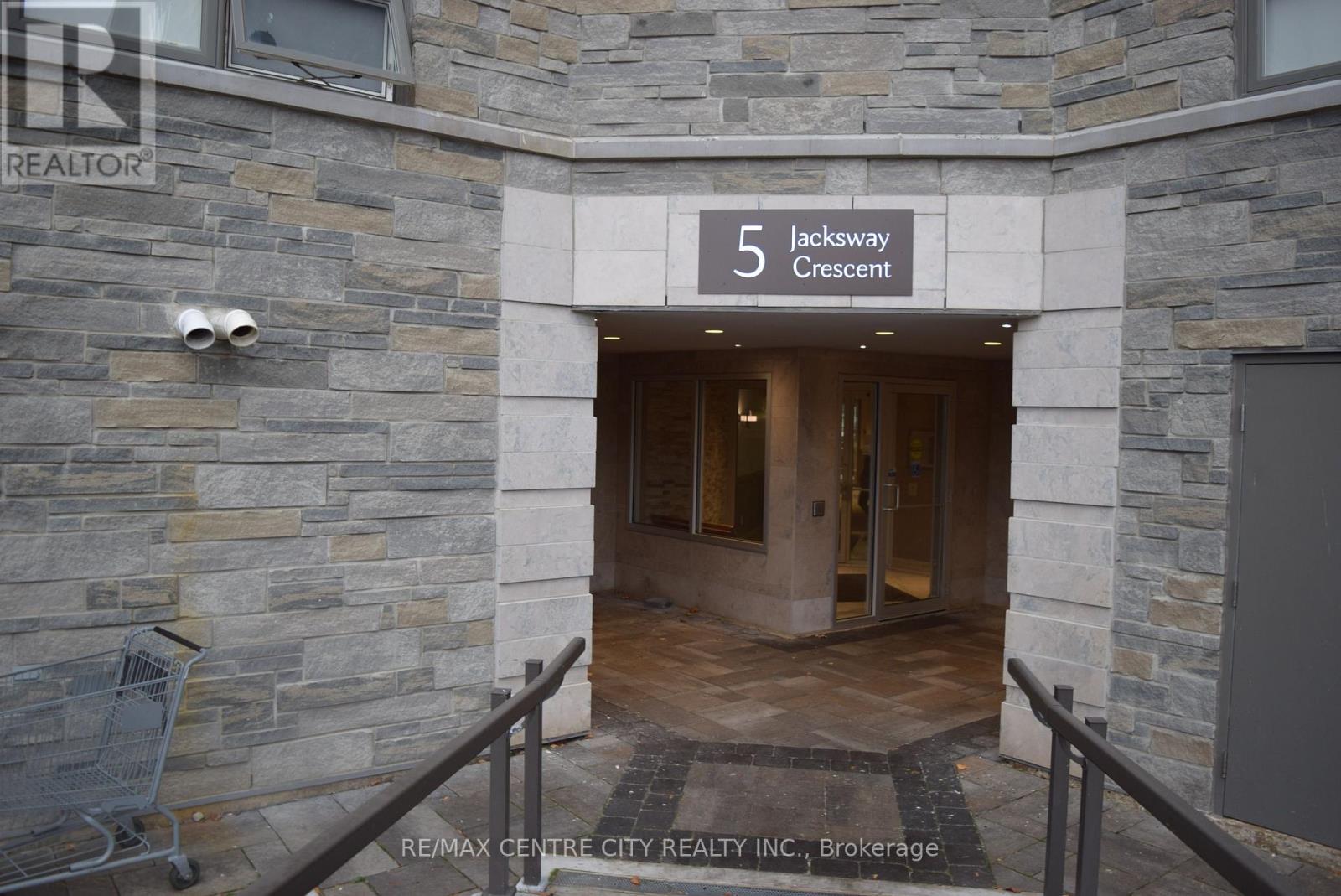 5 Jacksway Crescent 207