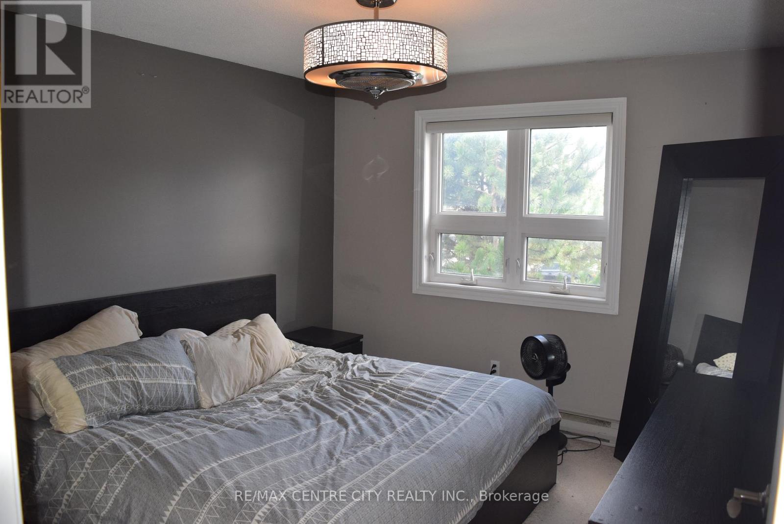 #207 5 JACKSWAY CRESCENT - 11