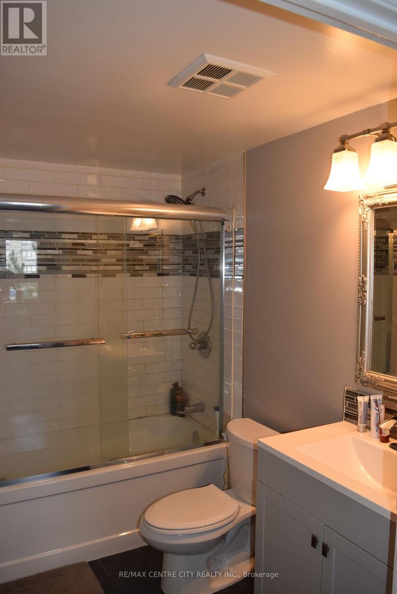 #207 5 JACKSWAY CRESCENT - 12