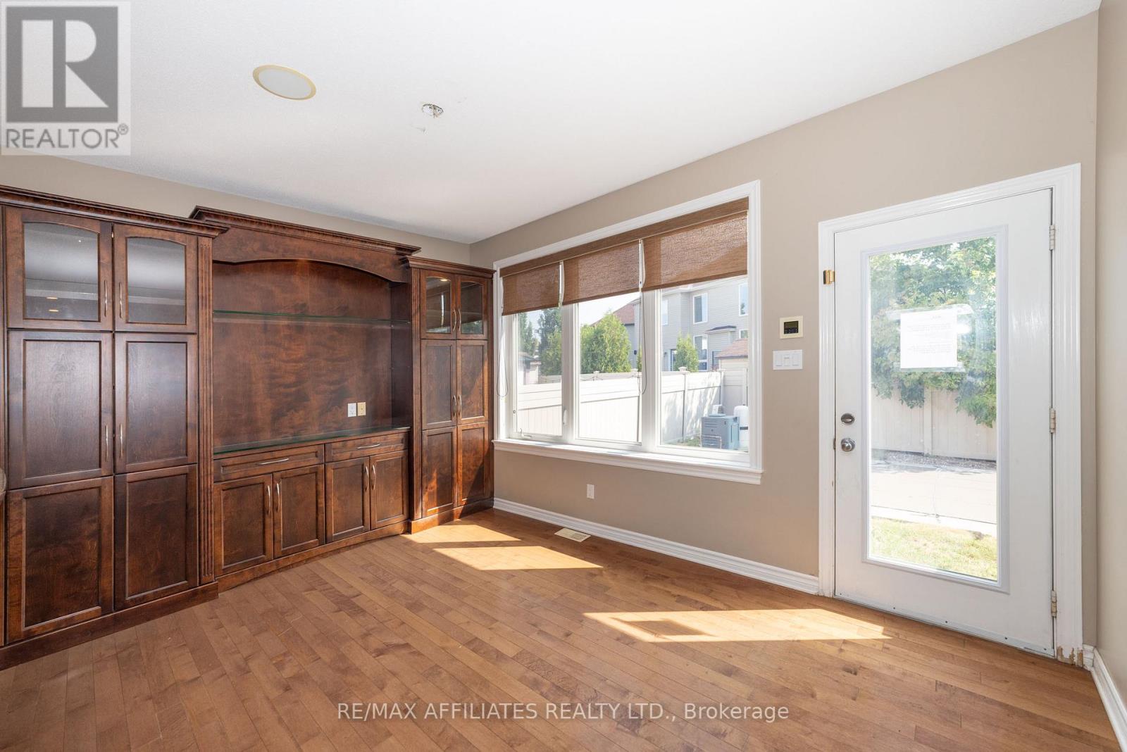 Photo 5 of 994 Fieldfair Way, Ottawa ON