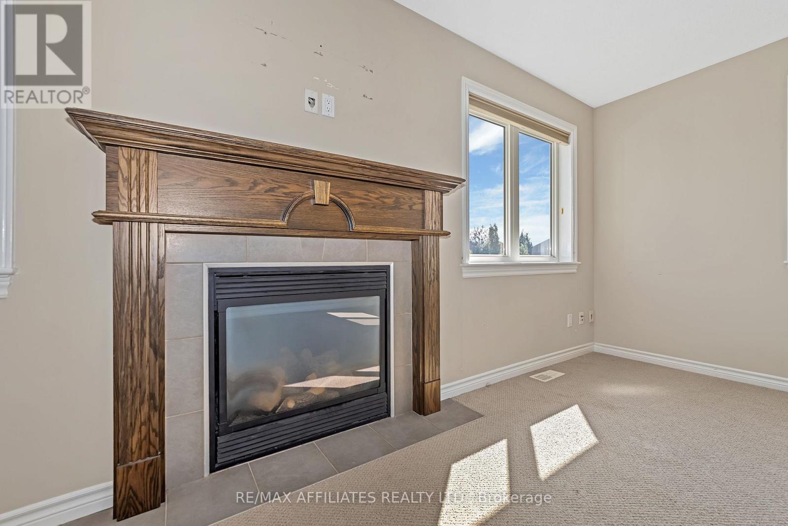 Photo 11 of 994 Fieldfair Way, Ottawa ON