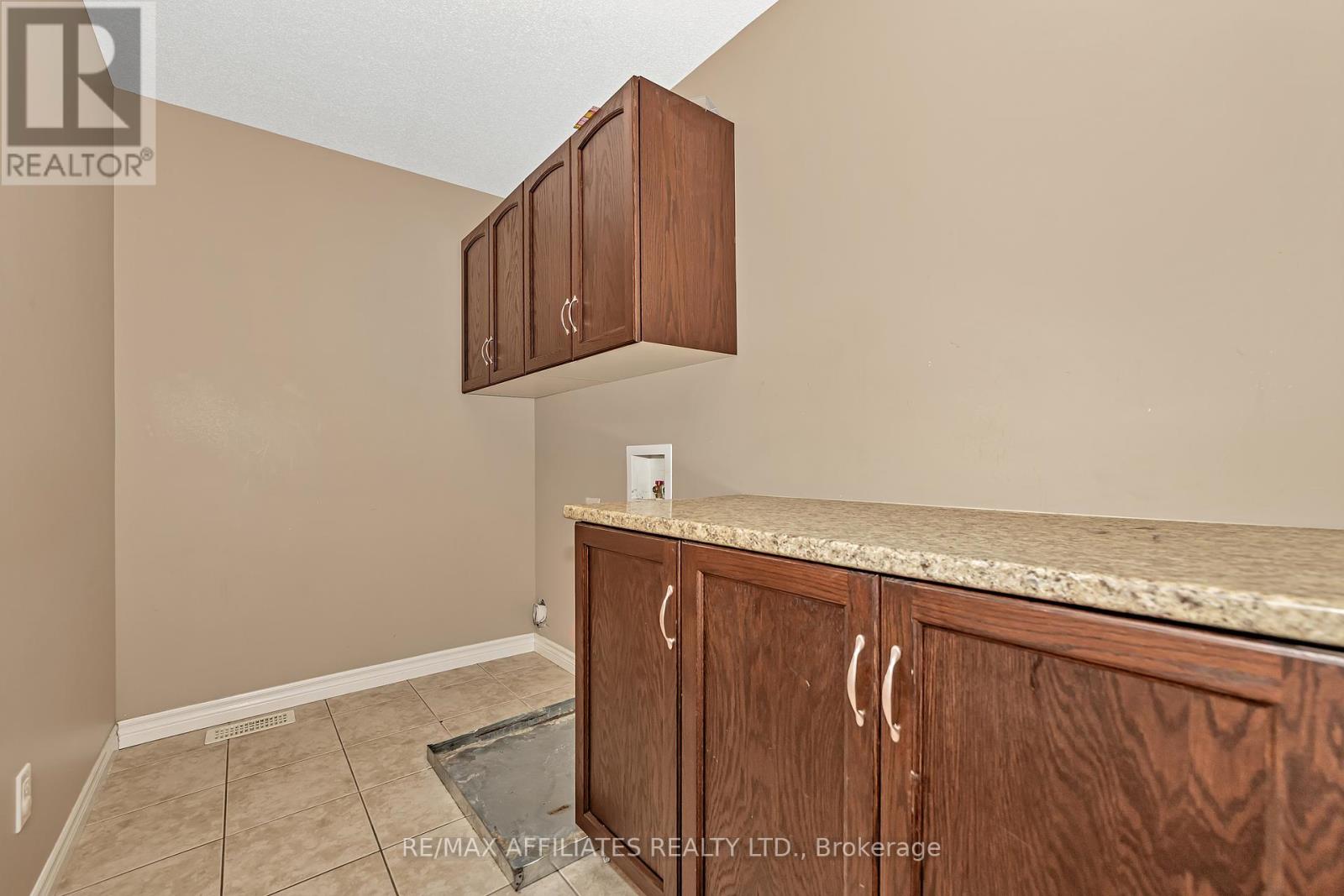 Photo 35 of 994 Fieldfair Way, Ottawa ON