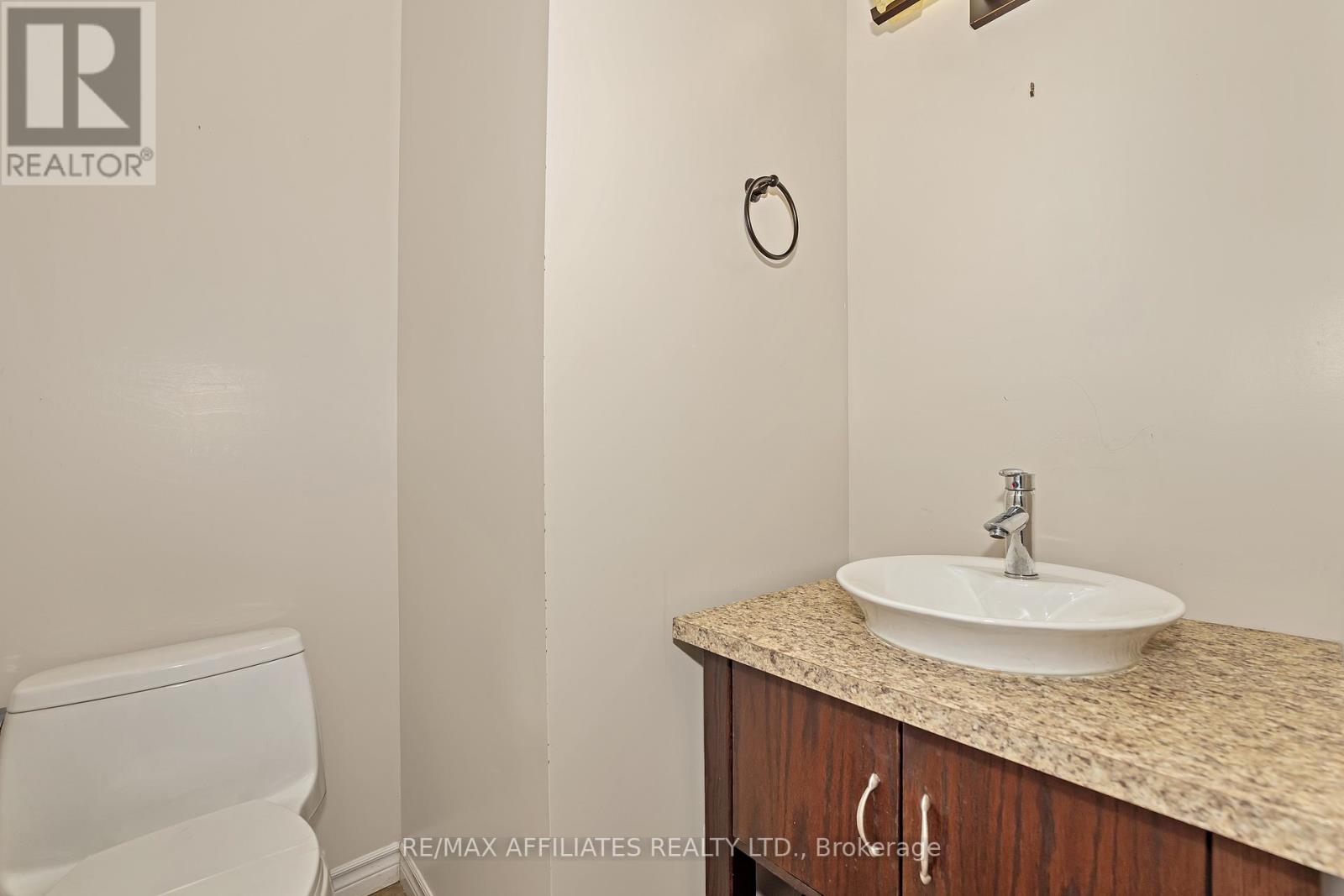 Photo 34 of 994 Fieldfair Way, Ottawa ON