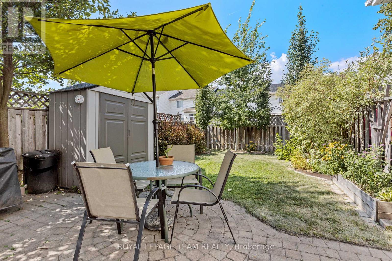 Photo 30 of 221 Longshire Circle, Ottawa ON