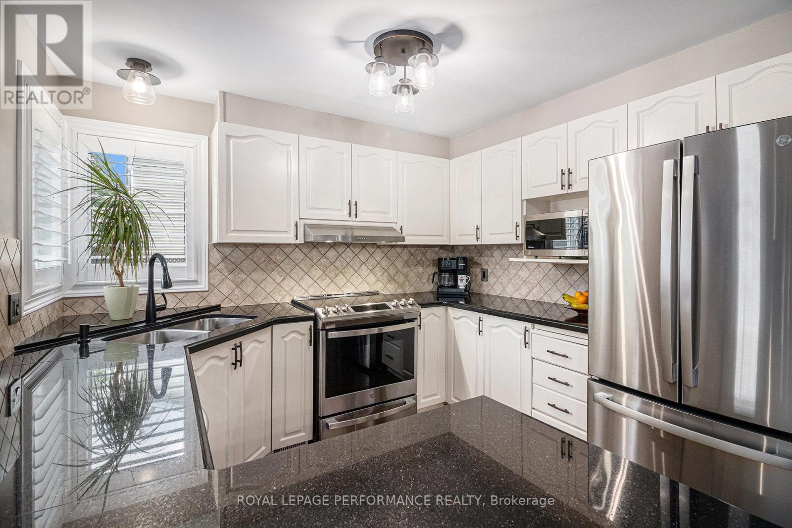 Photo 6 of 653 Thicket Way, Ottawa ON