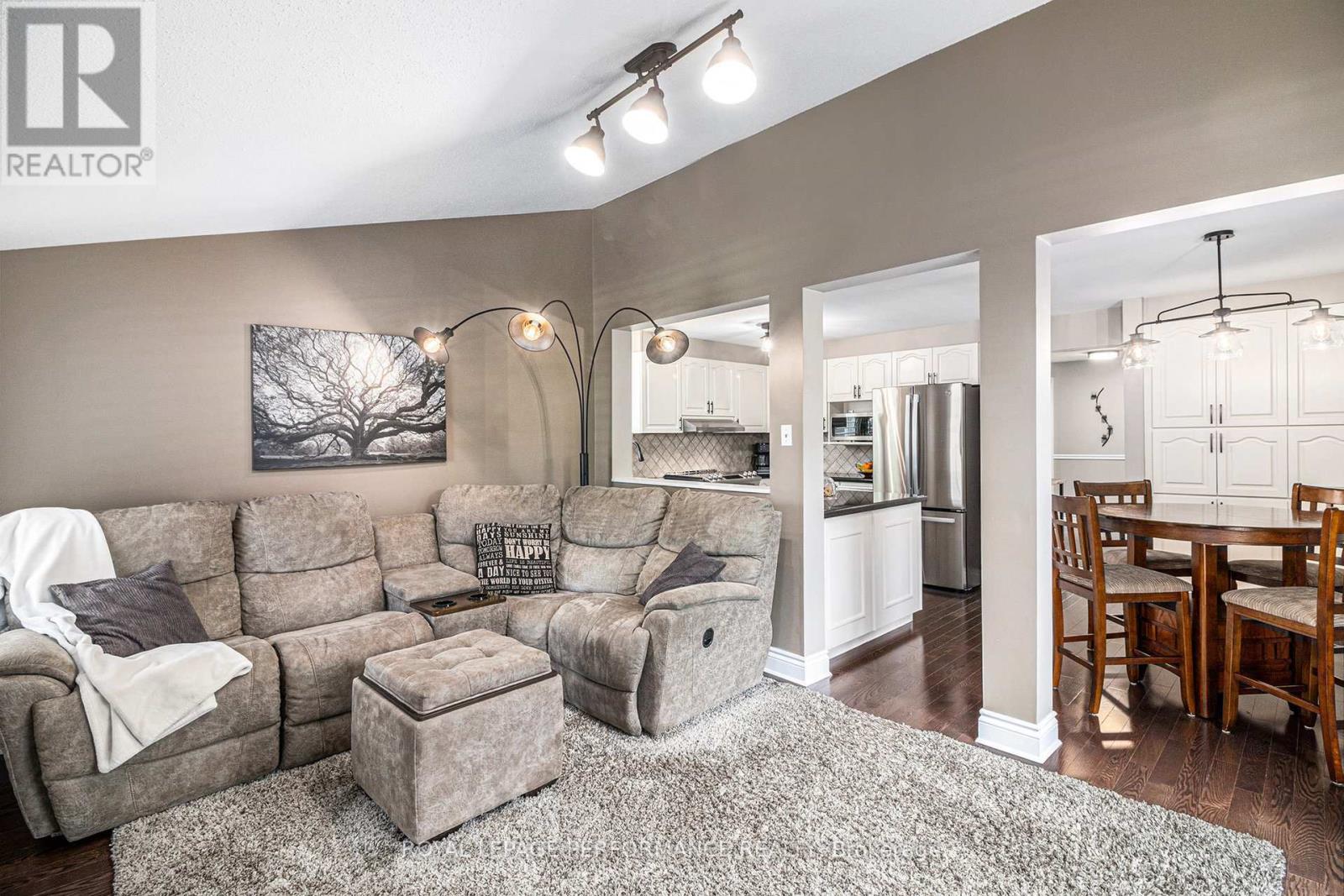 Photo 16 of 653 Thicket Way, Ottawa ON