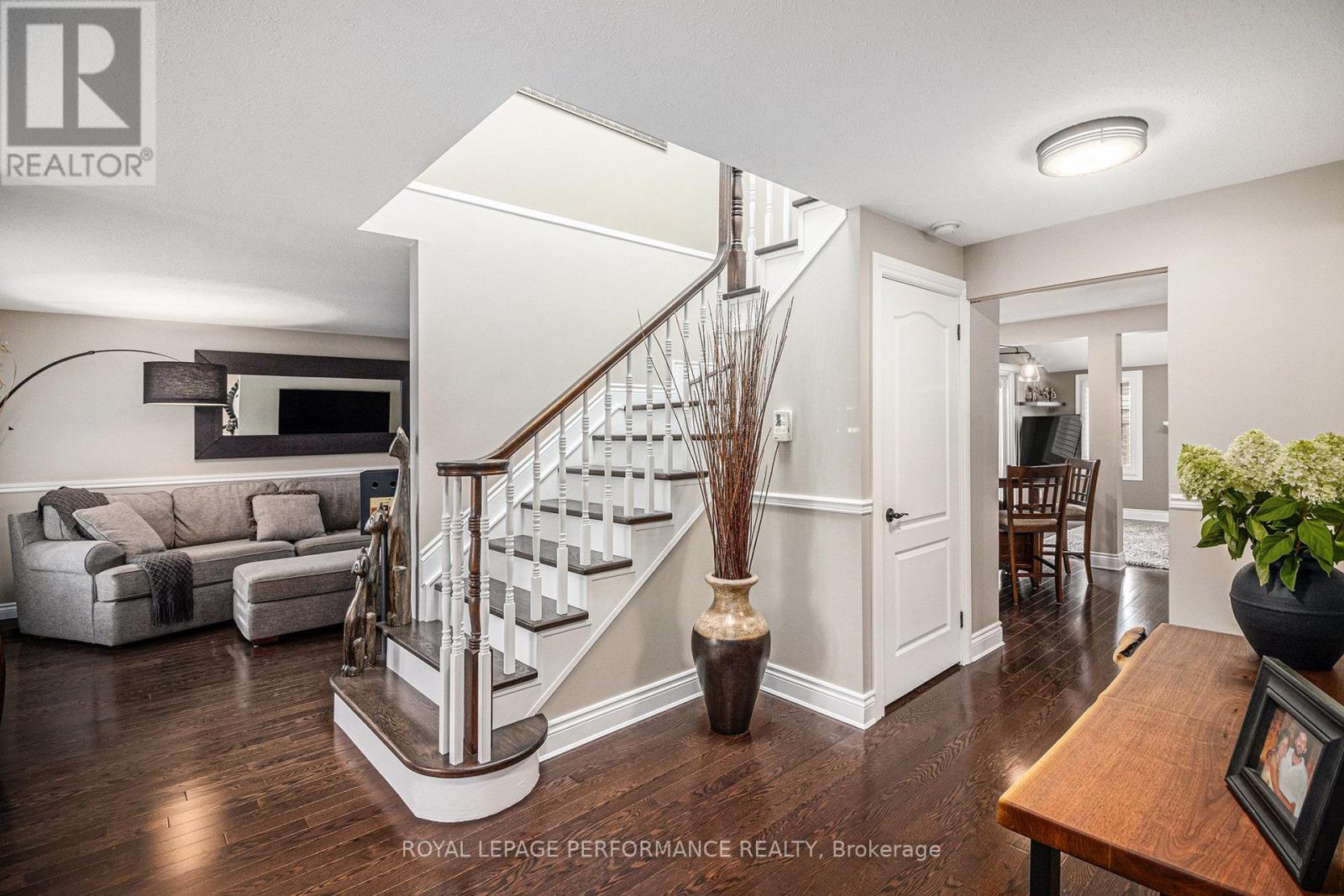 Photo 5 of 653 Thicket Way, Ottawa ON