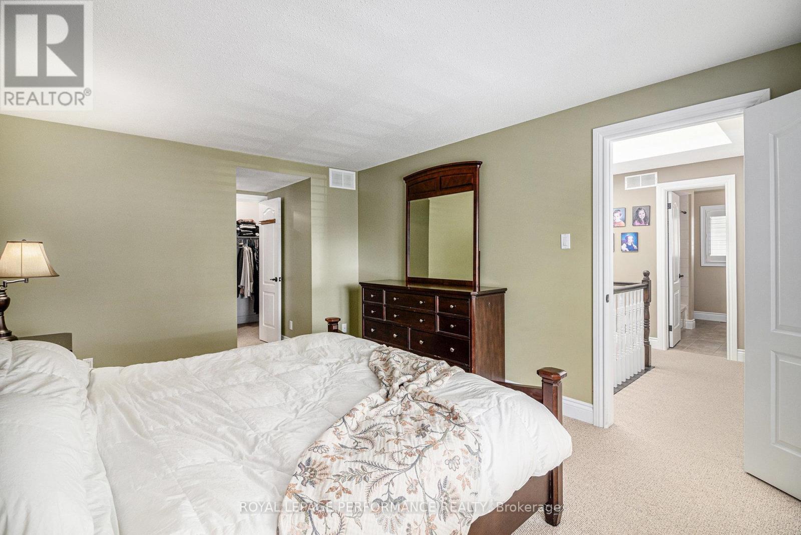 Photo 4 of 653 Thicket Way, Ottawa ON