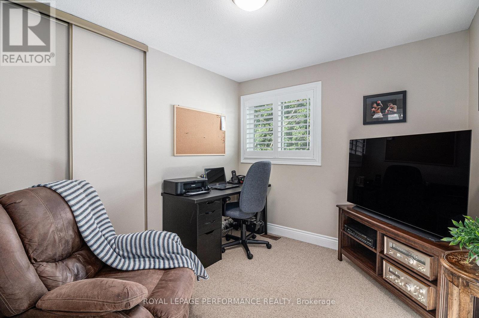 Photo 12 of 653 Thicket Way, Ottawa ON