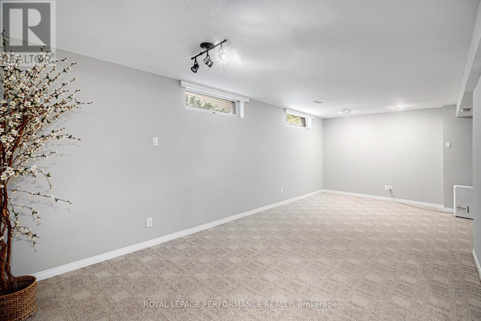 Photo 2 of 653 Thicket Way, Ottawa ON