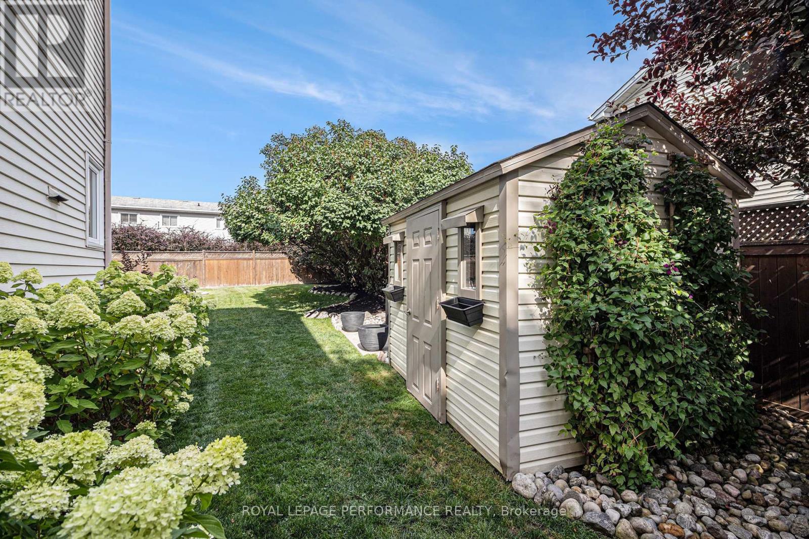 Photo 10 of 653 Thicket Way, Ottawa ON
