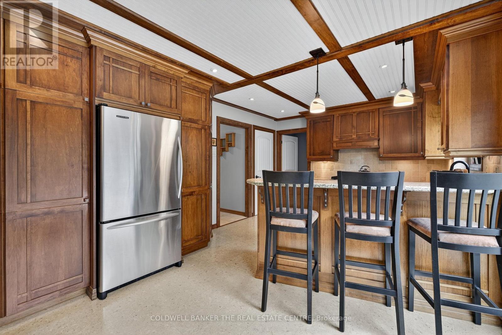 Photo 16 of 869 Magnolia Avenue, Newmarket ON