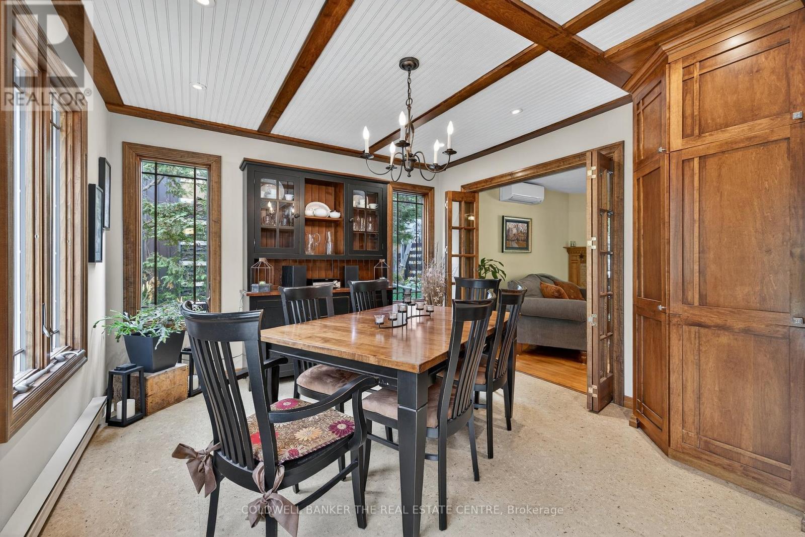 Photo 17 of 869 Magnolia Avenue, Newmarket ON