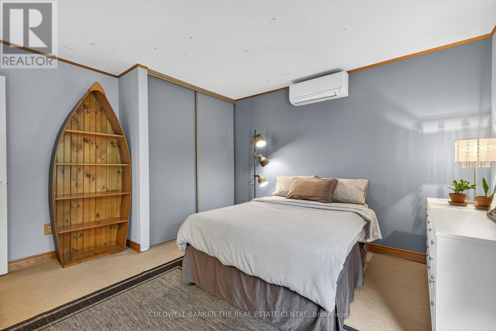 Photo 21 of 869 Magnolia Avenue, Newmarket ON
