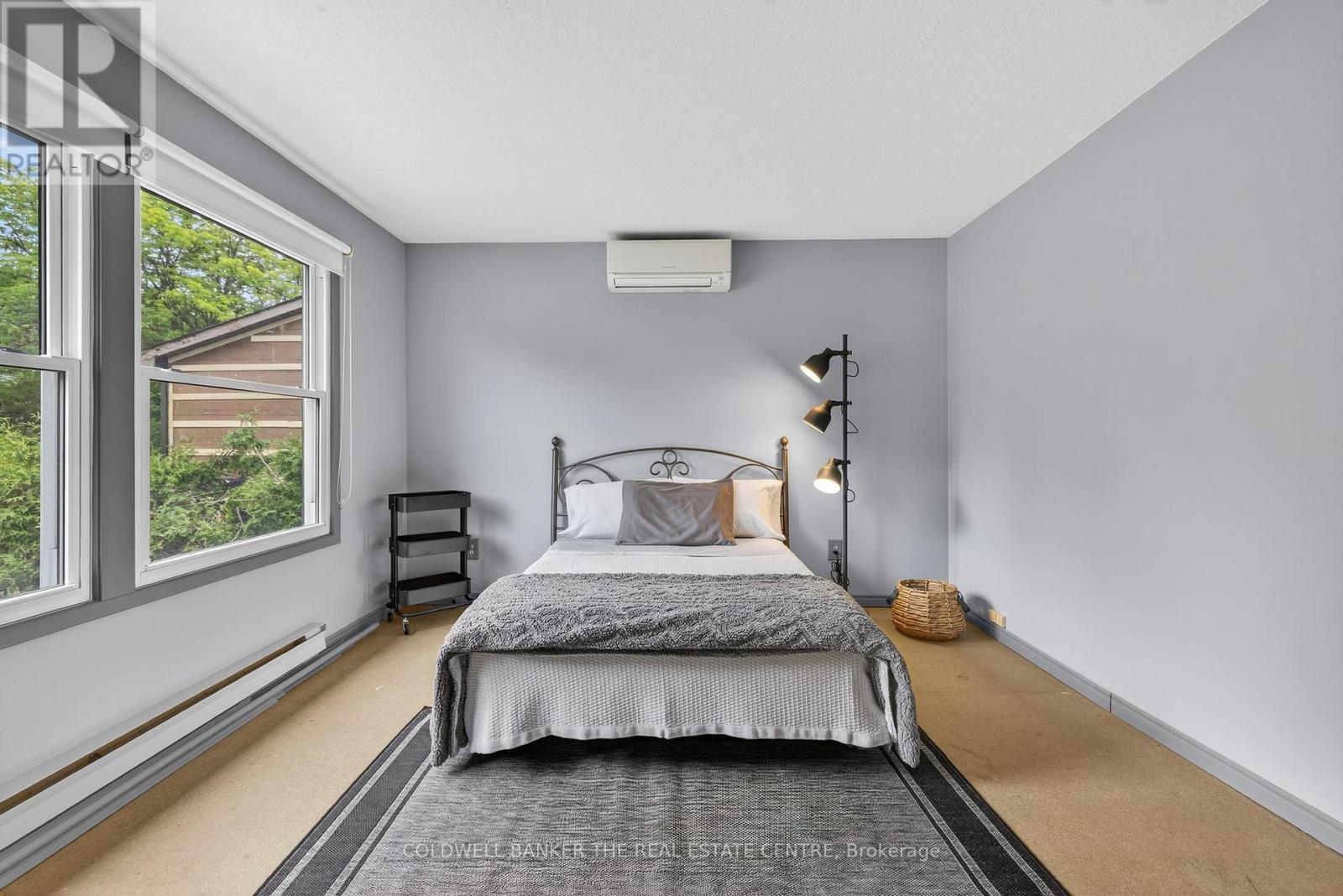Photo 24 of 869 Magnolia Avenue, Newmarket ON